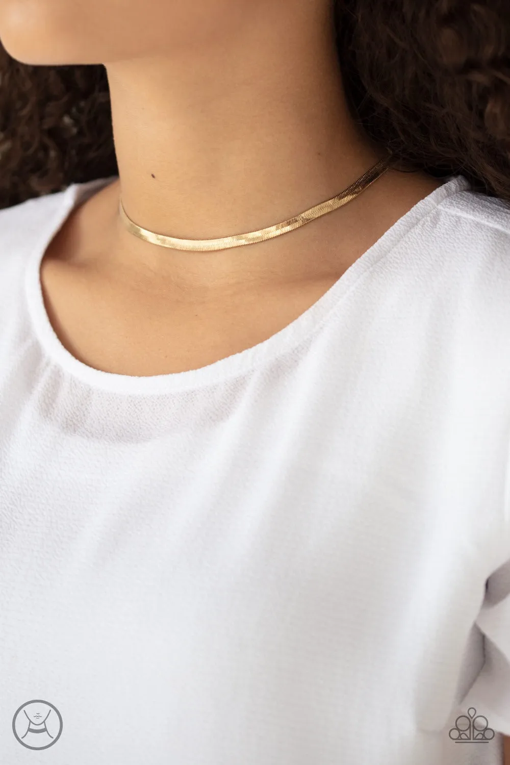 Serpentine Sheen Gold – Paparazzi Choker Necklace