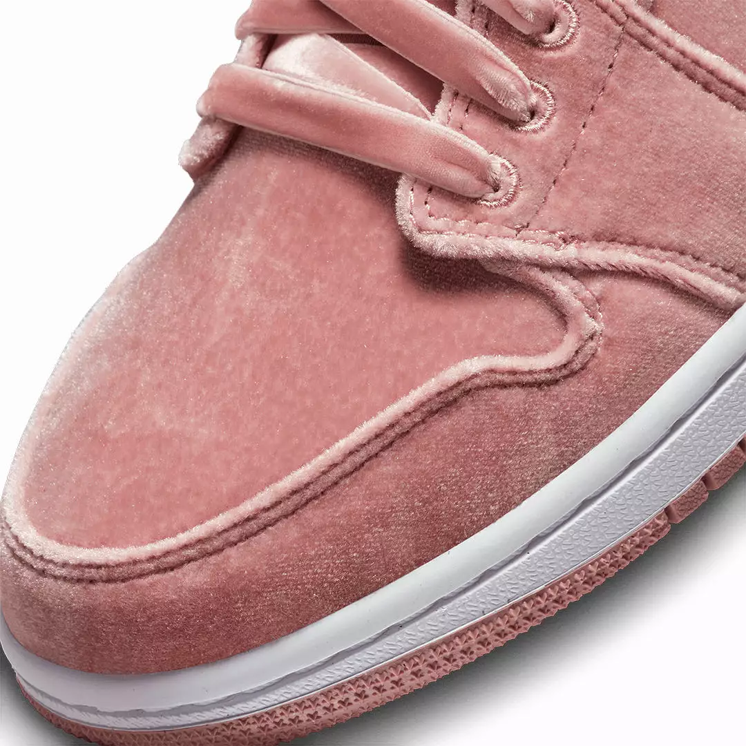 WMN'S AIR JORDAN 1 LOW SE 'RUST PINK/RUST PINK-WHITE'